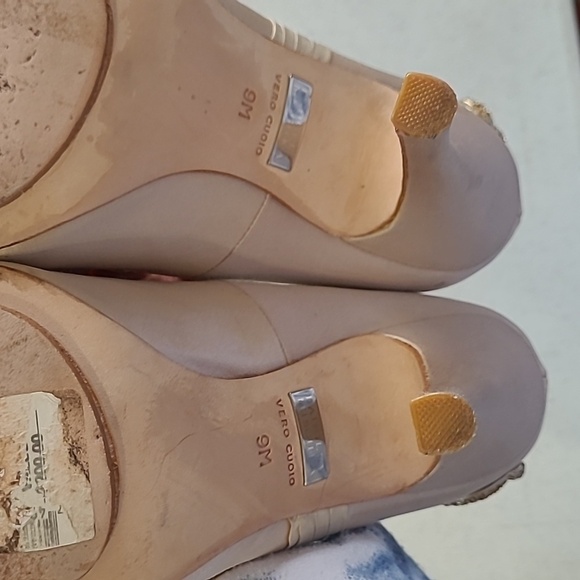 Badgley Mischka open toe heels with satin feel fabric size 9 - Picture 10 of 14